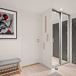Modern & Spacious *