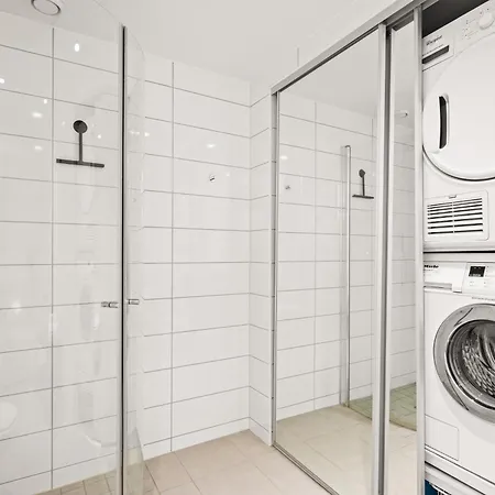 Modern & Spacious Apartamento Bergen